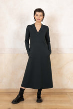 Lade das Bild in den Galerie-Viewer, Tailored Flared Midi Dress