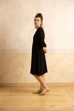 Lade das Bild in den Galerie-Viewer, French Crêpe Dress