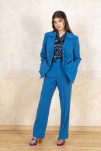 Lade das Bild in den Galerie-Viewer, Taillierter Blazer