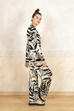 Lade das Bild in den Galerie-Viewer, Draped Shirt