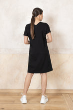 Lade das Bild in den Galerie-Viewer, Shift Dress