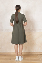 Lade das Bild in den Galerie-Viewer, Cosy Feminin Dress