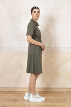 Lade das Bild in den Galerie-Viewer, Cosy Feminin Dress