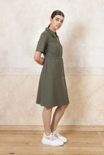 Lade das Bild in den Galerie-Viewer, Cosy Feminin Dress