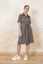 Lade das Bild in den Galerie-Viewer, Stadt Safari Kleid
