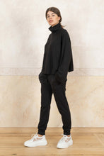 Lade das Bild in den Galerie-Viewer, Boxy Zip Shirt