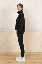 Lade das Bild in den Galerie-Viewer, Boxy Zip Shirt