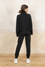 Lade das Bild in den Galerie-Viewer, Boxy Zip Shirt