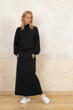 Lade das Bild in den Galerie-Viewer, Long Flared Skirt
