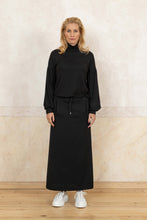Lade das Bild in den Galerie-Viewer, Long Flared Skirt