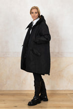 Lade das Bild in den Galerie-Viewer, Wattierter Oversized Parka