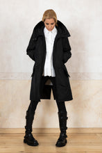 Lade das Bild in den Galerie-Viewer, Wattierter Oversized Parka