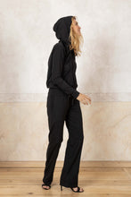 Lade das Bild in den Galerie-Viewer, Jumpsuit mit Kapuze