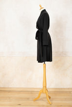 Lade das Bild in den Galerie-Viewer, Wickelkleid
