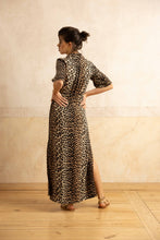Lade das Bild in den Galerie-Viewer, Long City Dress
