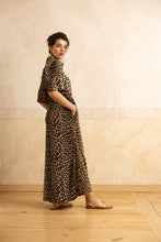 Lade das Bild in den Galerie-Viewer, Long City Dress
