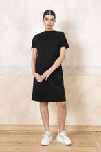 Lade das Bild in den Galerie-Viewer, Shift Dress
