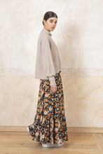 Lade das Bild in den Galerie-Viewer, Flower Power Skirt
