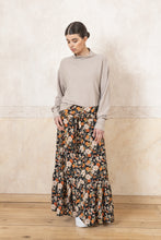 Lade das Bild in den Galerie-Viewer, Flower Power Skirt
