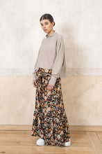 Lade das Bild in den Galerie-Viewer, Flower Power Skirt
